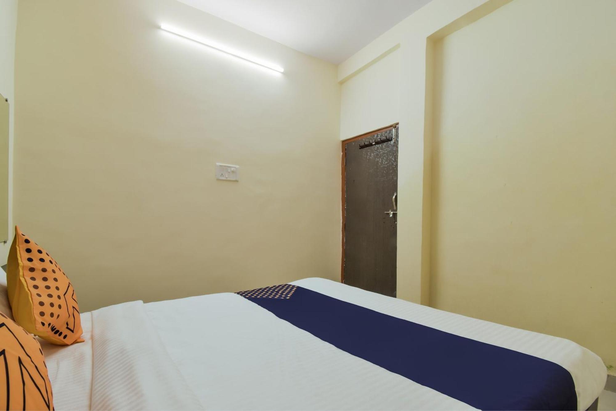 Spot On Carnival Resorts Rāipur Buitenkant foto