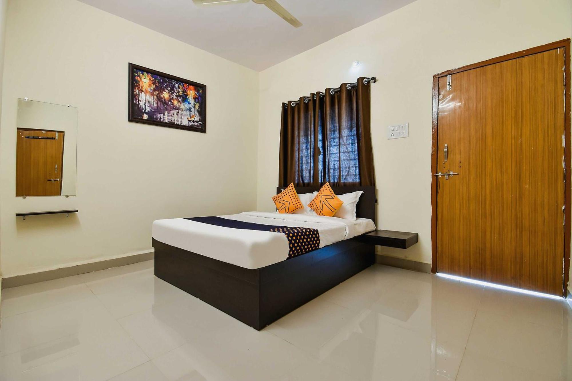 Spot On Carnival Resorts Rāipur Buitenkant foto