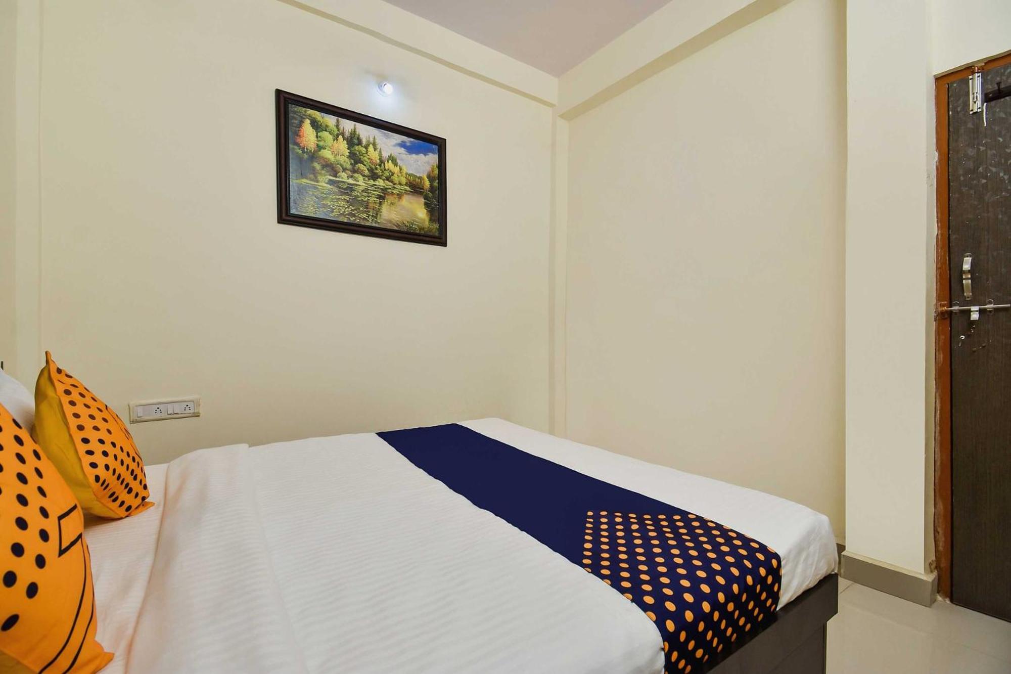 Spot On Carnival Resorts Rāipur Buitenkant foto