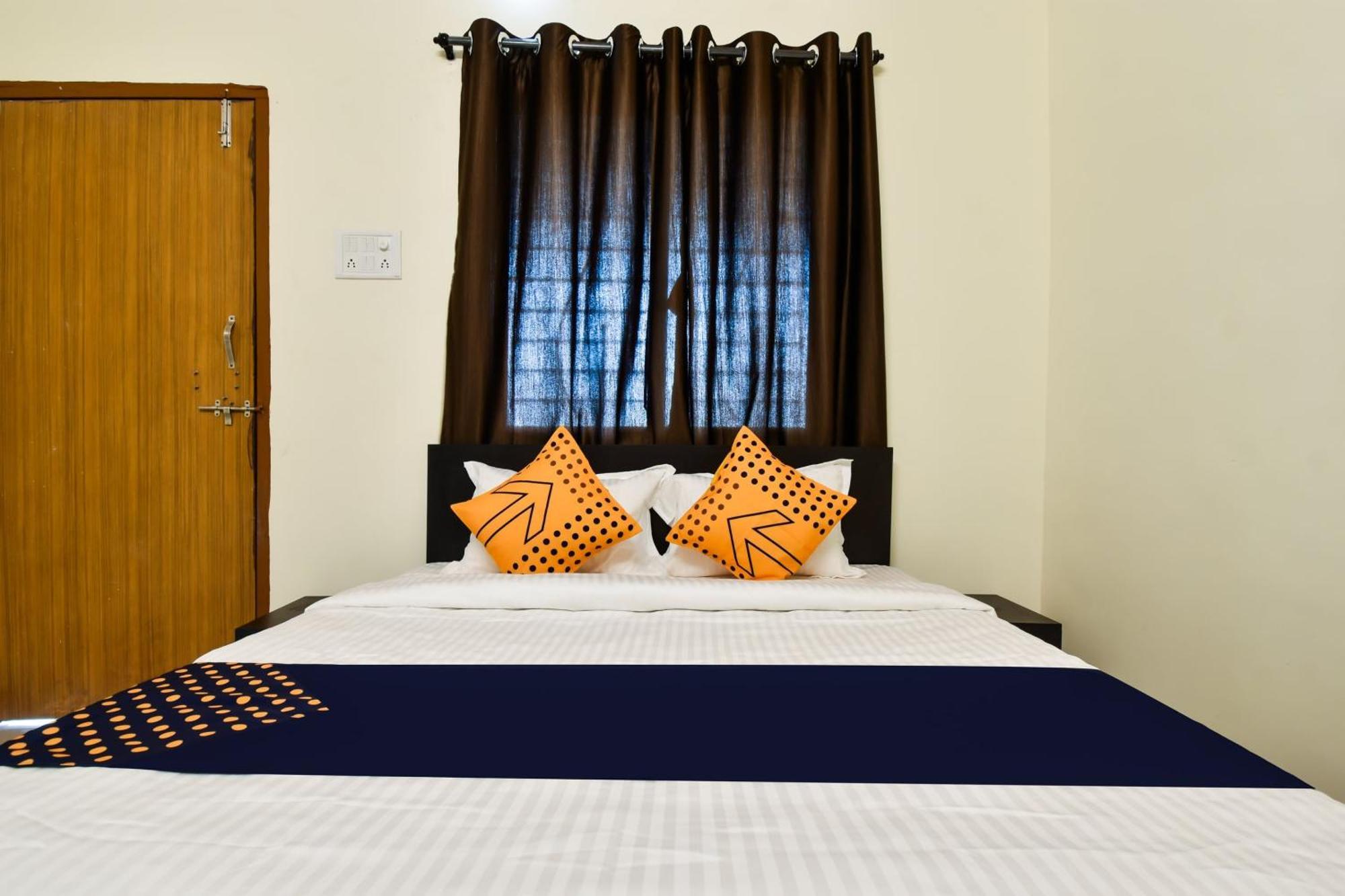 Spot On Carnival Resorts Rāipur Buitenkant foto